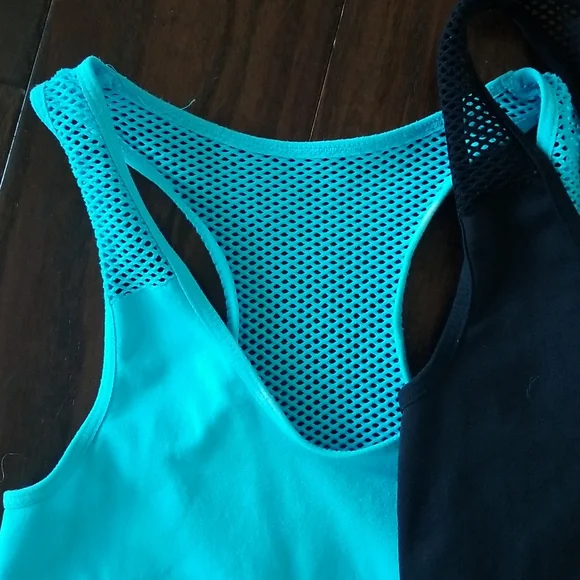 Pair of Aero sport tanks - Picture 2 of 5